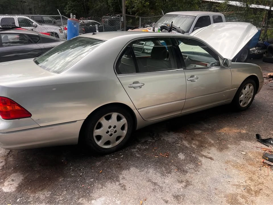 2003 Lexus LS 3rd Gen - Image 2 of 8