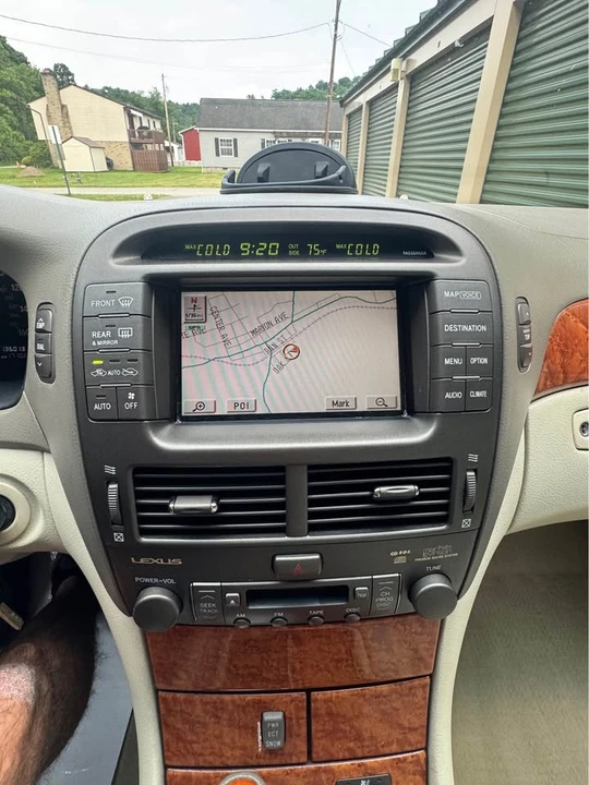 2003 Lexus LS 3rd Gen - Image 14 of 18