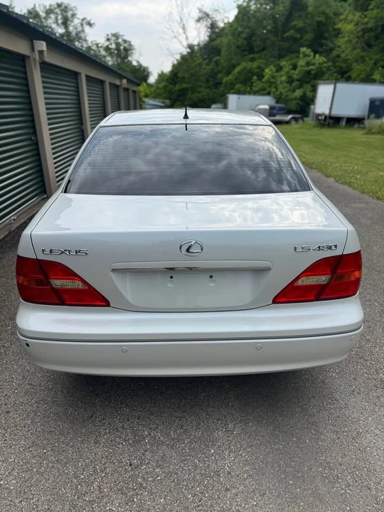 2003 Lexus LS 3rd Gen - Image 7 of 18