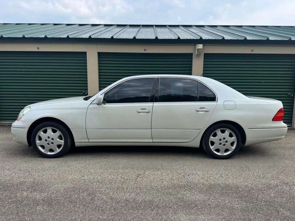 2003 Lexus LS 3rd Gen - Image 4 of 18