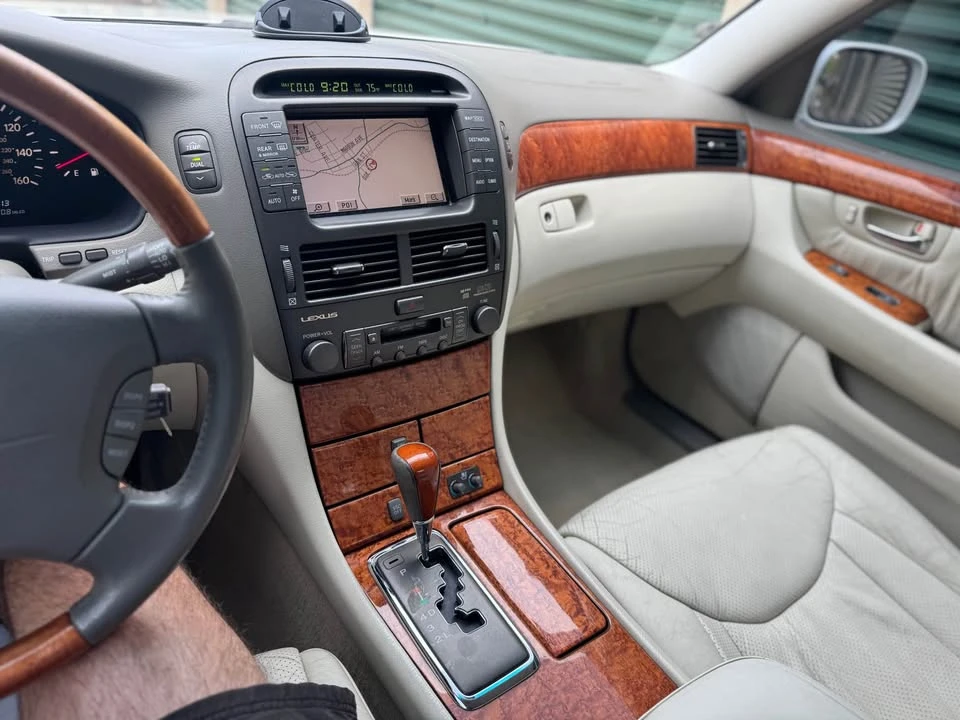 2003 Lexus LS 3rd Gen - Image 13 of 18