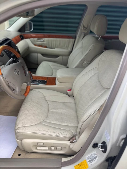 2003 Lexus LS 3rd Gen - Image 9 of 18