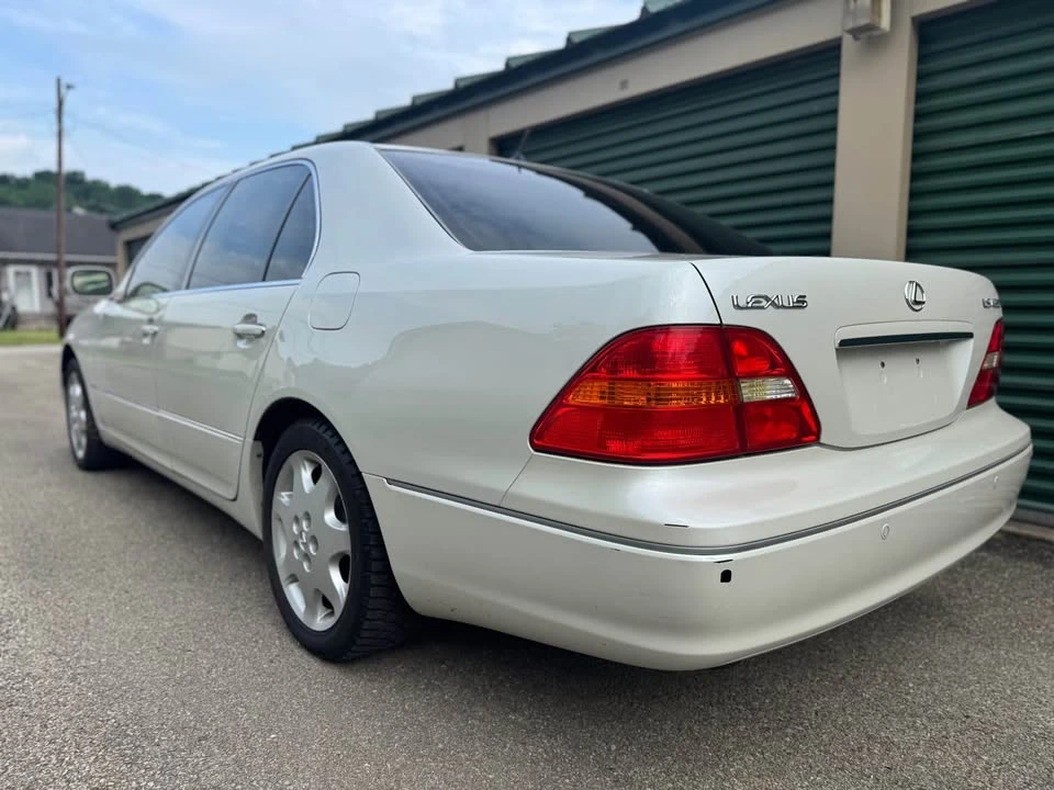 2003 Lexus LS 3rd Gen - Image 5 of 18