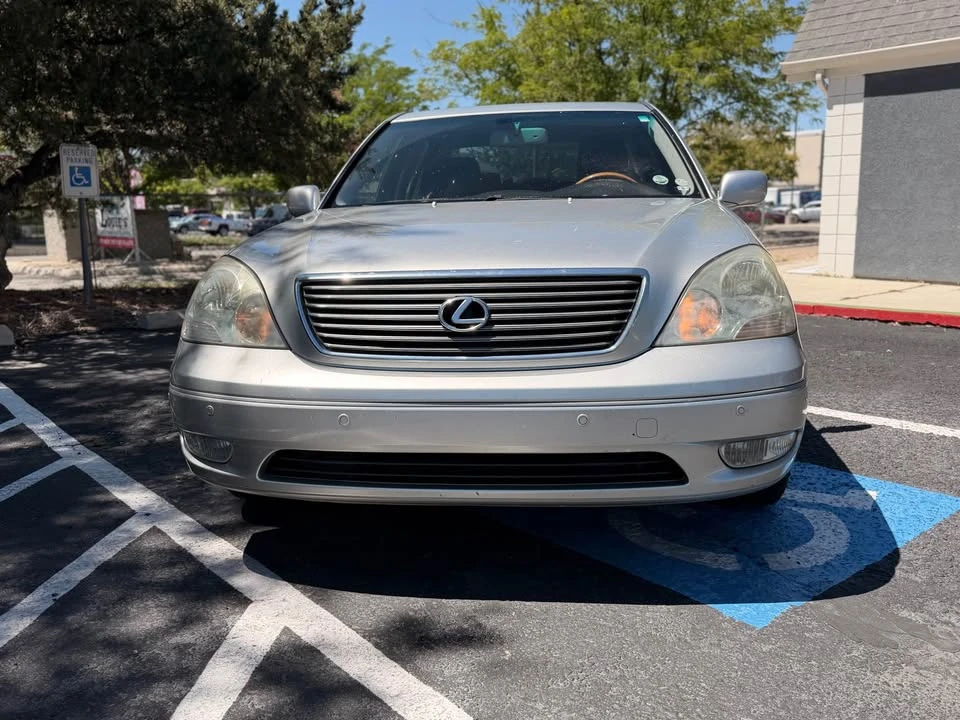 2003 Lexus LS 3rd Gen - Image 2 of 9