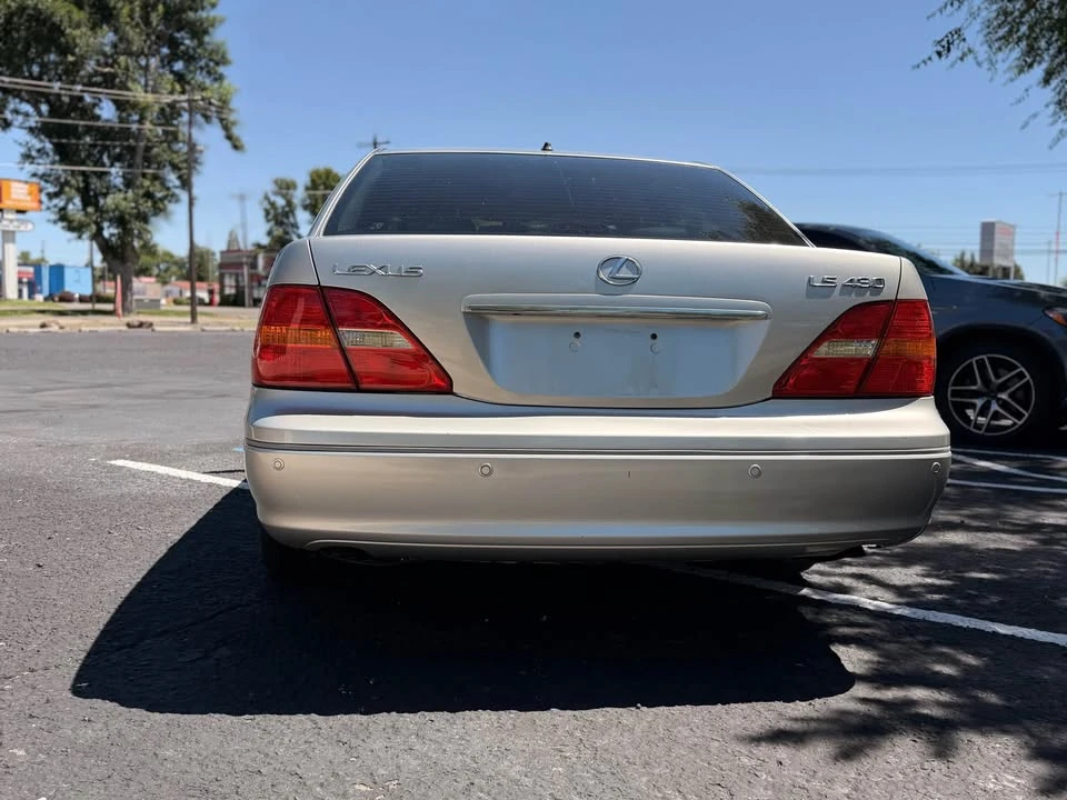 2003 Lexus LS 3rd Gen - Image 5 of 9