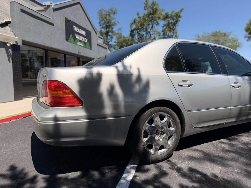 2003 Lexus LS 3rd Gen - Image 4 of 9