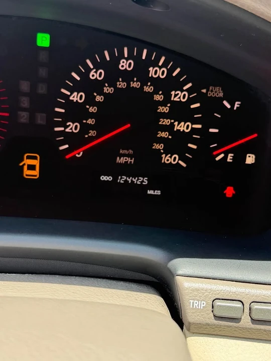 2003 Lexus LS 3rd Gen - Image 12 of 13