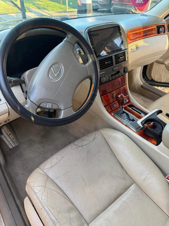 2003 Lexus LS 3rd Gen - Image 4 of 17