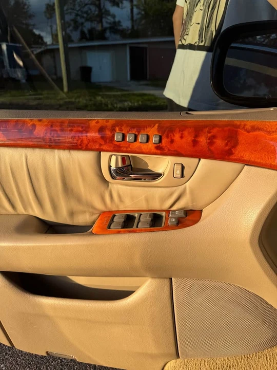 2003 Lexus LS 3rd Gen - Image 7 of 17