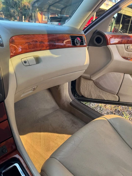 2003 Lexus LS 3rd Gen - Image 10 of 17