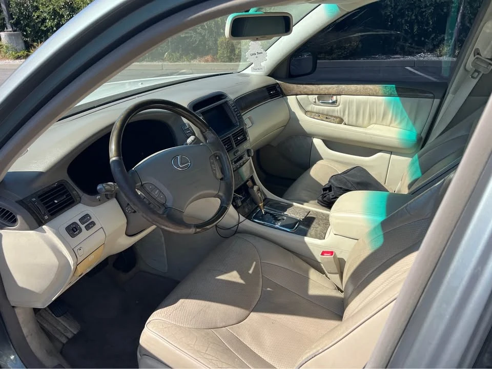 2003 Lexus LS 3rd Gen - Image 11 of 20