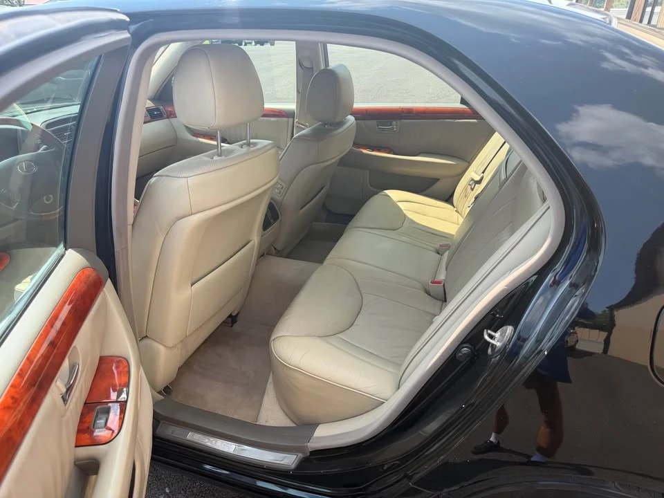 2003 Lexus LS 3rd Gen - Image 10 of 16