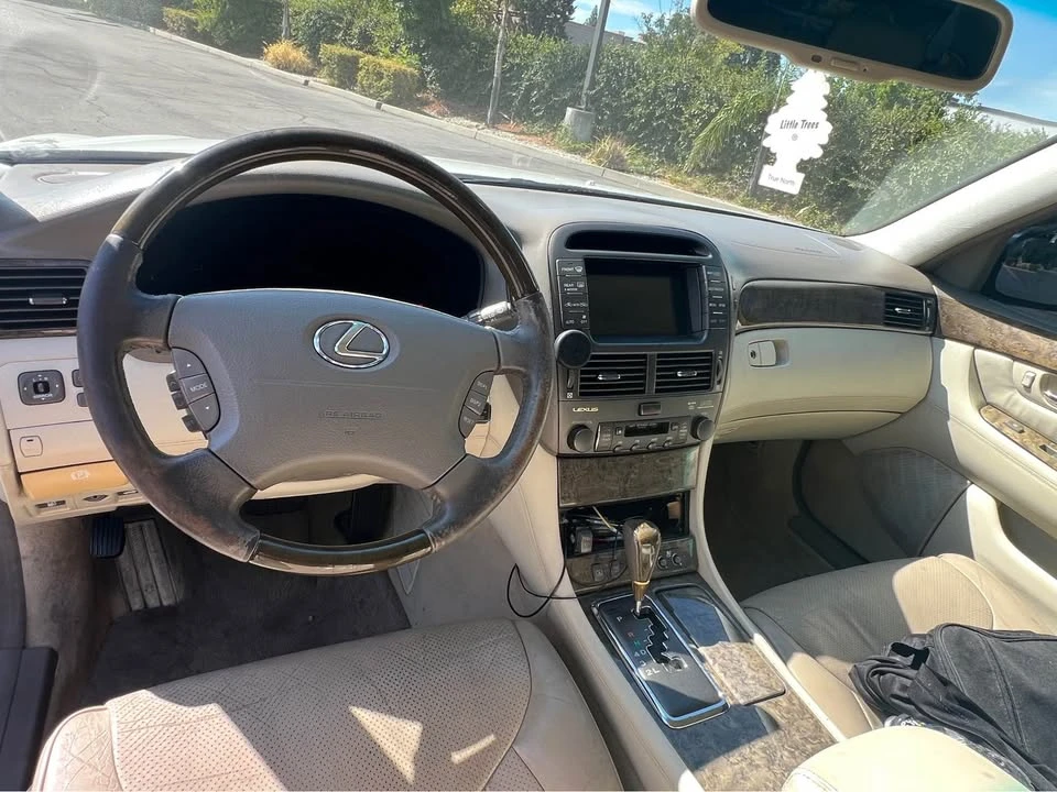 2003 Lexus LS 3rd Gen - Image 12 of 20