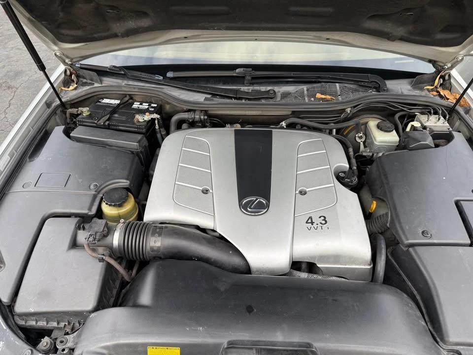 2003 Lexus LS 3rd Gen - Image 12 of 16
