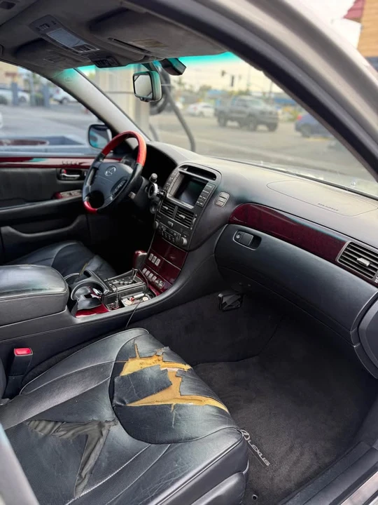 2003 Lexus LS 3rd Gen - Image 9 of 16