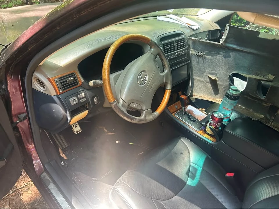 2003 Lexus LS 3rd Gen - Image 4 of 5