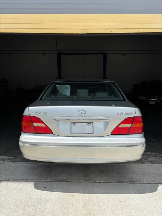 2003 Lexus LS 3rd Gen - Image 4 of 11