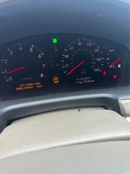 2003 Lexus LS 3rd Gen - Image 10 of 14