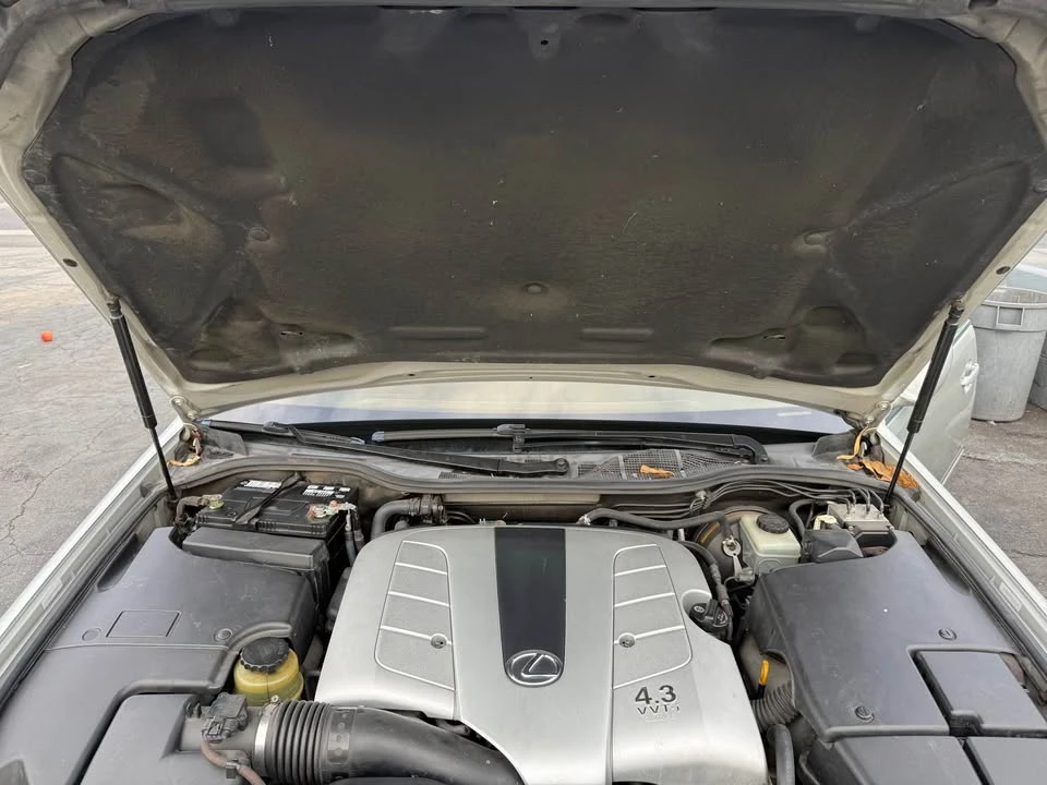 2003 Lexus LS 3rd Gen - Image 13 of 16