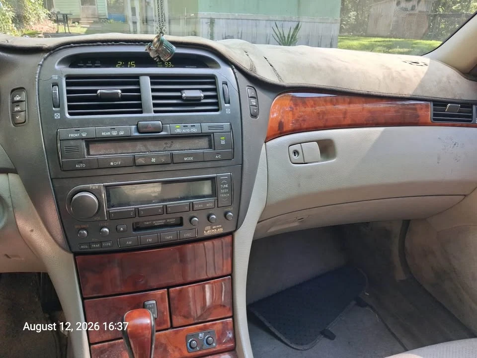 2003 Lexus LS 3rd Gen - Image 5 of 7