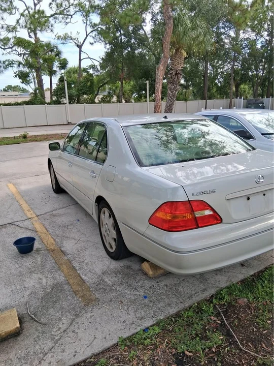 2003 Lexus LS 3rd Gen - Image 8 of 15
