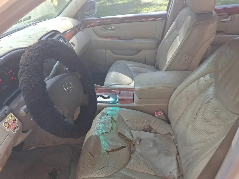 2003 Lexus LS 3rd Gen - Image 6 of 7