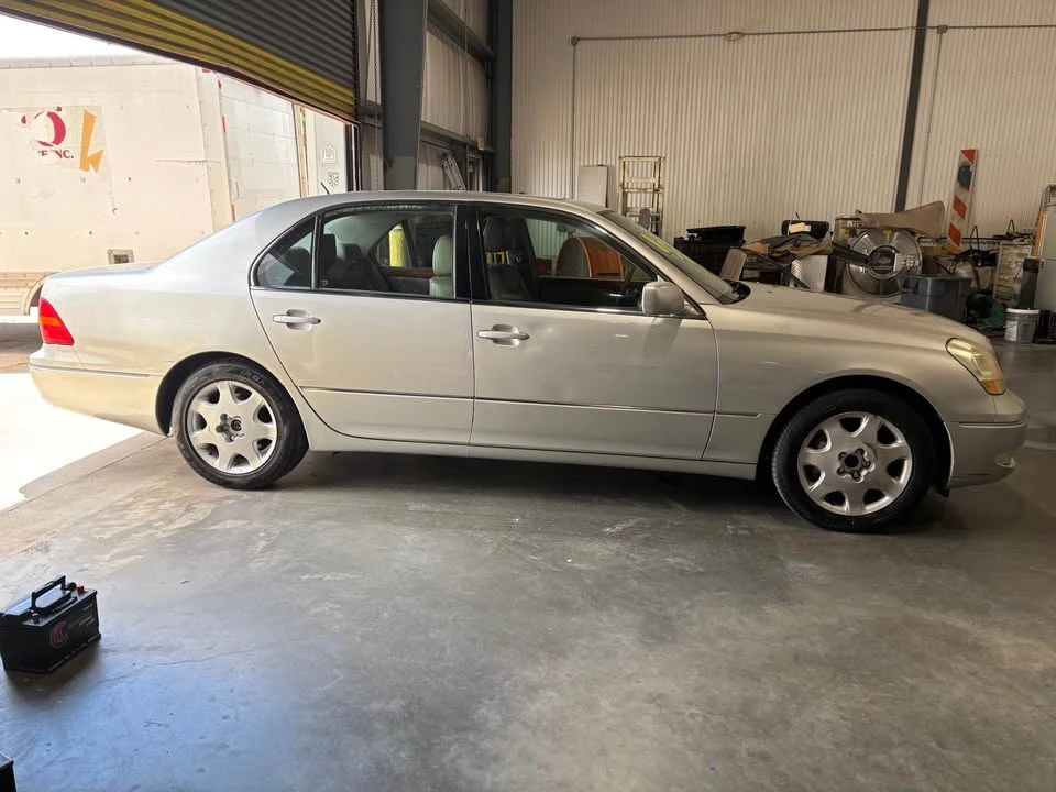 2003 Lexus LS 3rd Gen - Image 2 of 11