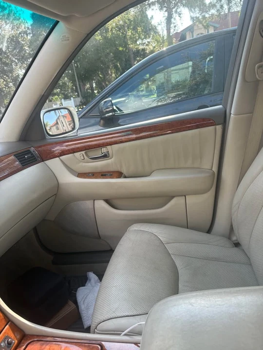 2003 Lexus LS 3rd Gen - Image 13 of 15