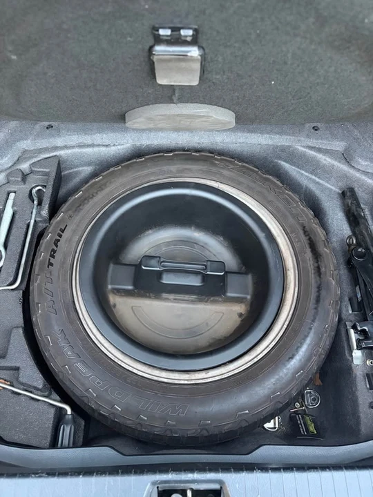 2003 Lexus LS 3rd Gen - Image 10 of 20