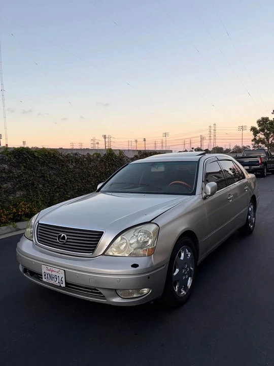 2003 Lexus LS 3rd Gen - Image 2 of 20
