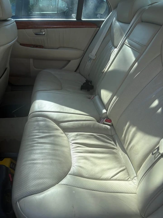 2003 Lexus LS 3rd Gen - Image 12 of 15