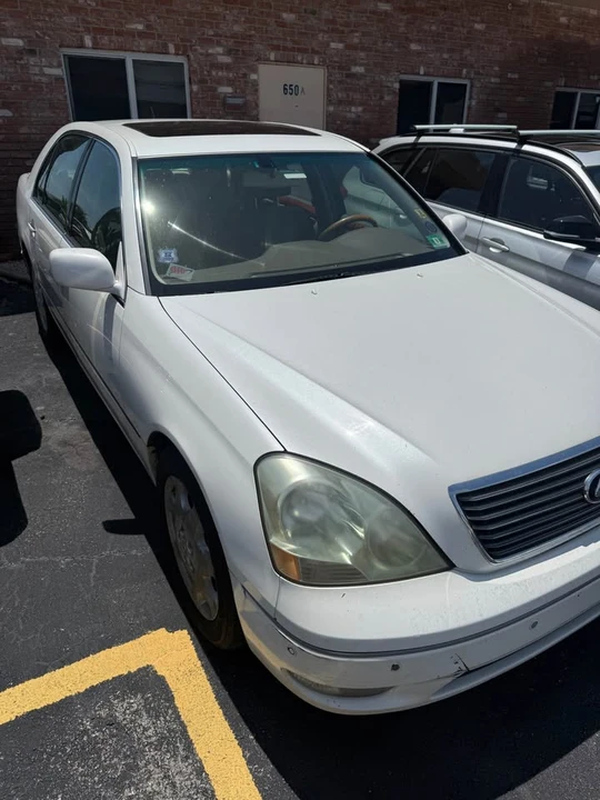 2003 Lexus LS 3rd Gen - Image 3 of 12