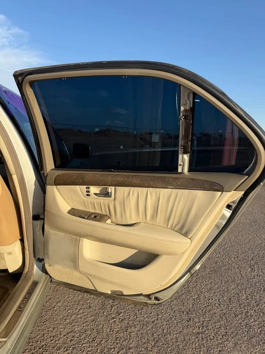 2003 Lexus LS 3rd Gen - Image 10 of 20