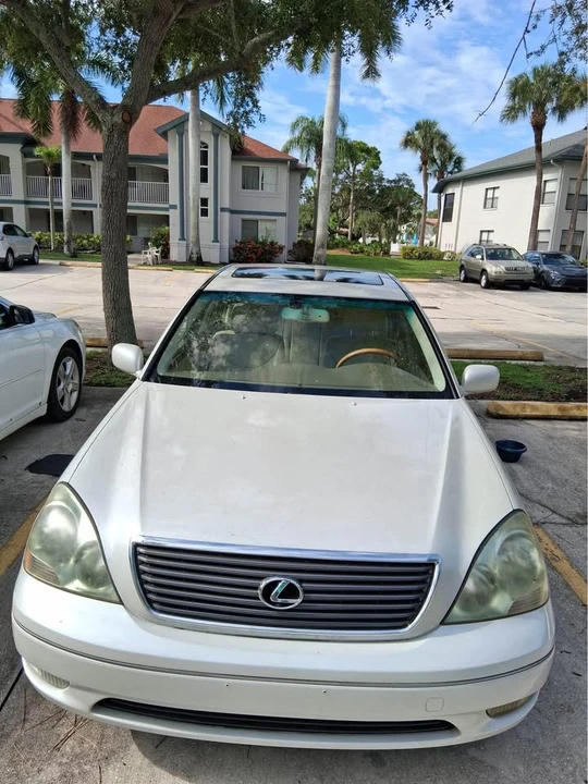 2003 Lexus LS 3rd Gen - Image 6 of 15