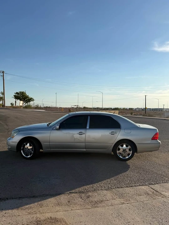 2003 Lexus LS 3rd Gen - Image 4 of 20