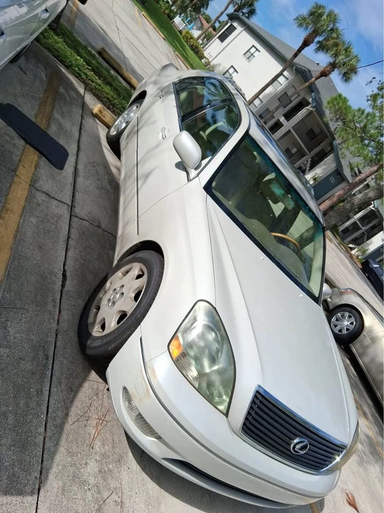 2003 Lexus LS 3rd Gen - Image 3 of 15