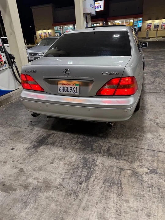 2003 Lexus LS 3rd Gen - Image 9 of 14