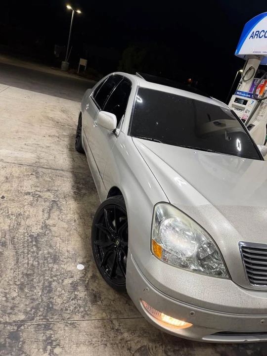 2003 Lexus LS 3rd Gen - Image 6 of 14