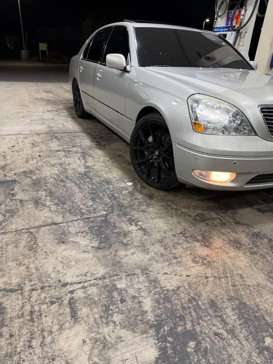 2003 Lexus LS 3rd Gen - Image 3 of 14