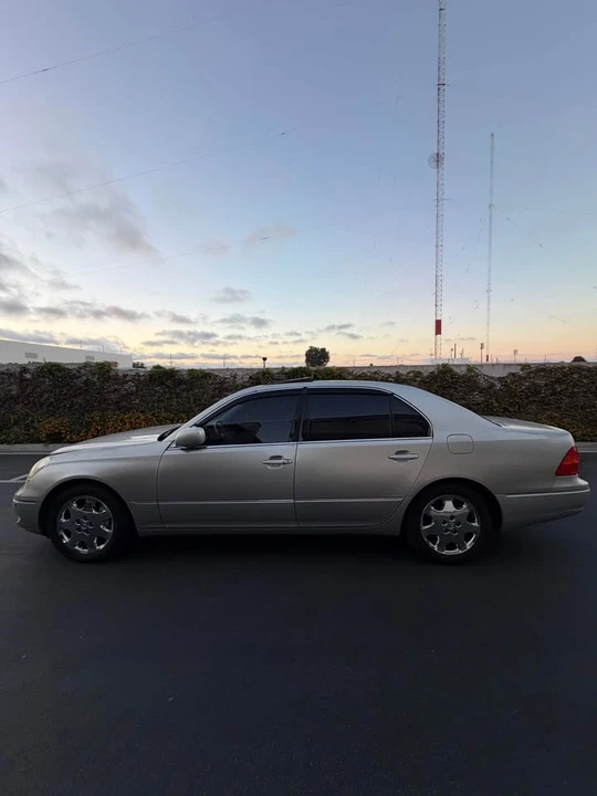 2003 Lexus LS 3rd Gen - Image 8 of 20