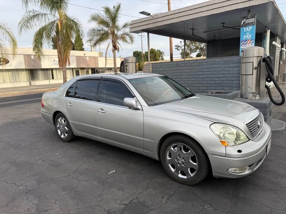 2003 Lexus LS 3rd Gen - Image 3 of 16