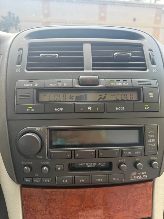 2003 Lexus LS 3rd Gen - Image 7 of 20