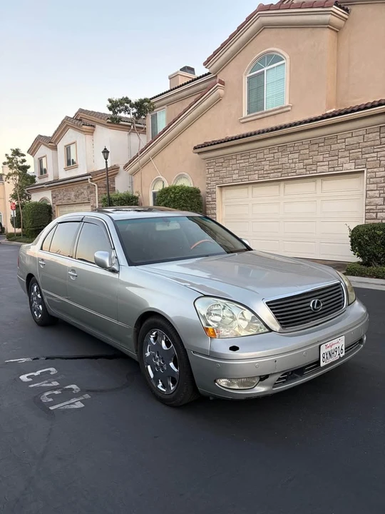 2003 Lexus LS 3rd Gen - Image 3 of 20