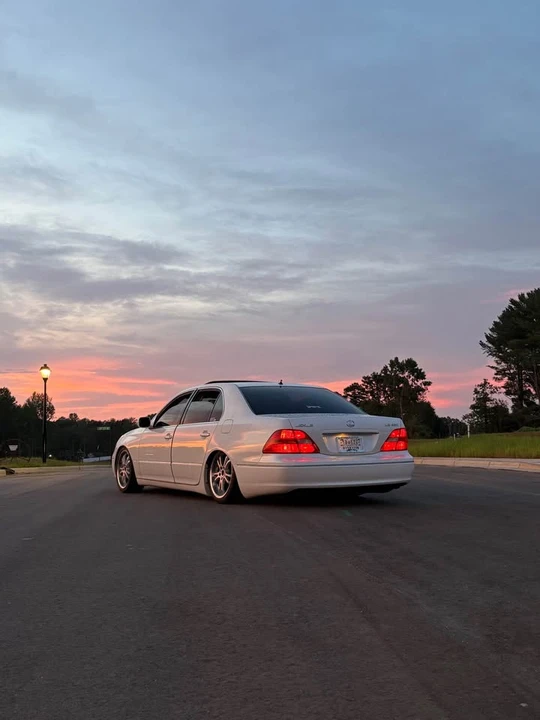 2003 Lexus LS 3rd Gen - Image 2 of 8