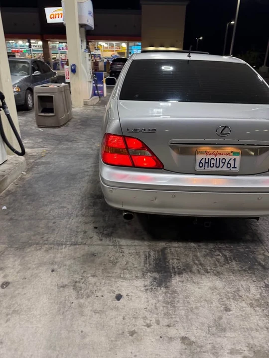 2003 Lexus LS 3rd Gen - Image 12 of 14