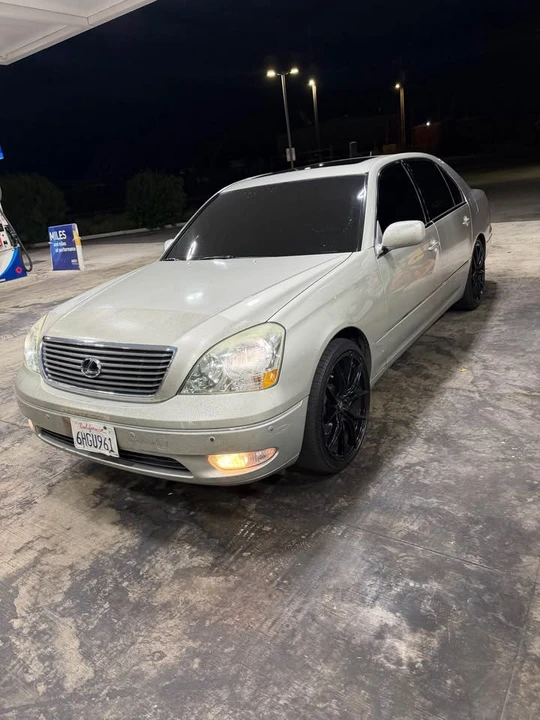 2003 Lexus LS 3rd Gen - Image 2 of 14