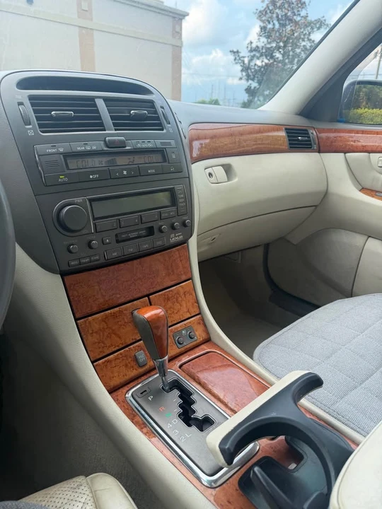 2003 Lexus LS 3rd Gen - Image 6 of 20