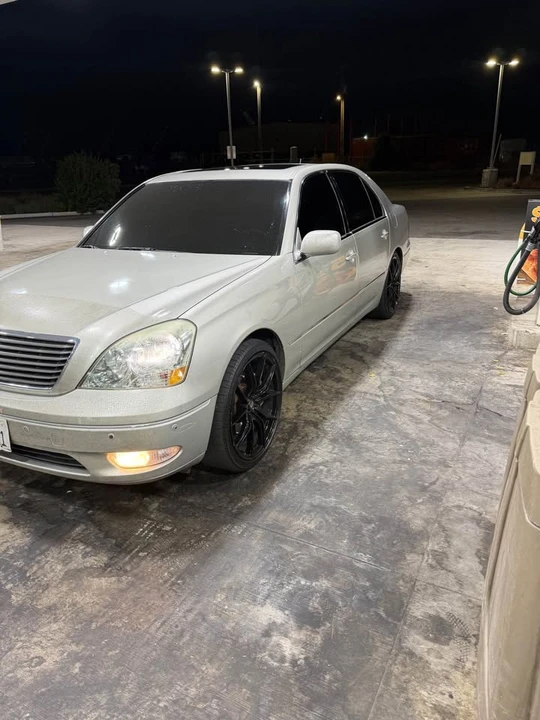 2003 Lexus LS 3rd Gen - Image 4 of 14