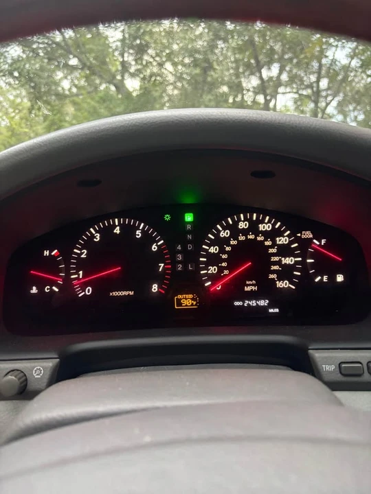 2003 Lexus LS 3rd Gen - Image 4 of 4