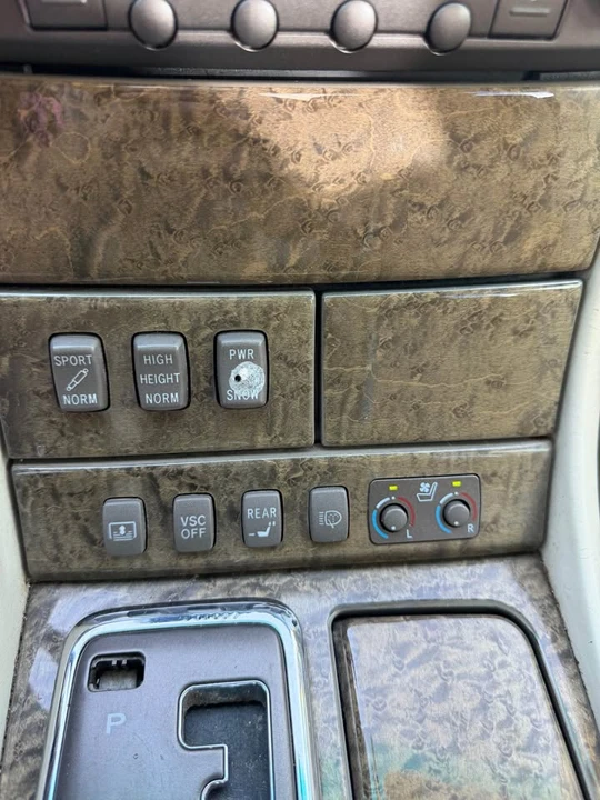 2003 Lexus LS 3rd Gen - Image 17 of 20